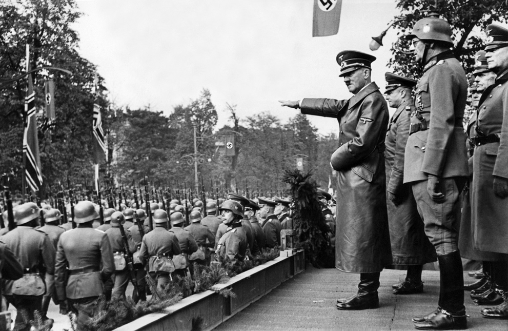 Гитлер на параде в Варшаве, 1939 год