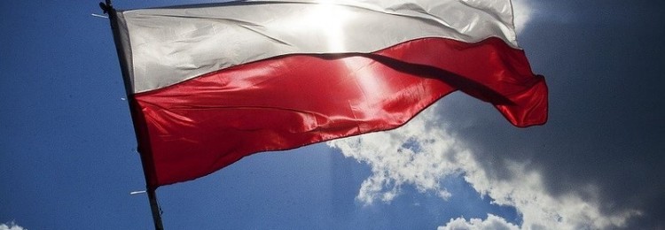 Карты поляка теперь будут выдавать только полякам по крови