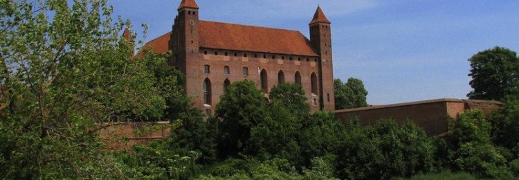 Замок Гнев в Польше