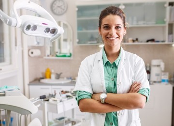 Кому в Польше на работу устраиваться проще: изменения в законодательстве для врачей и стоматологов