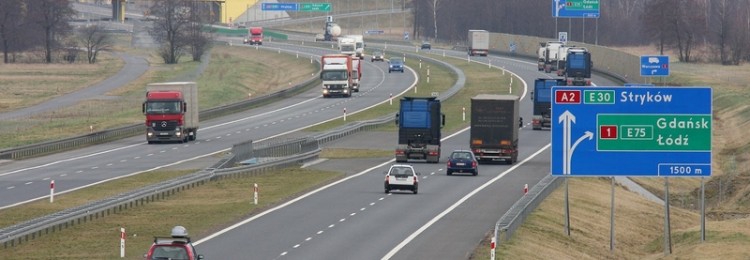 Новые правила парковки, внедрение чистых транспортных районов и другие изменения, которые ждут водителей в Польше