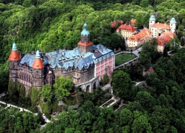 Замок Ксенж в Польше
